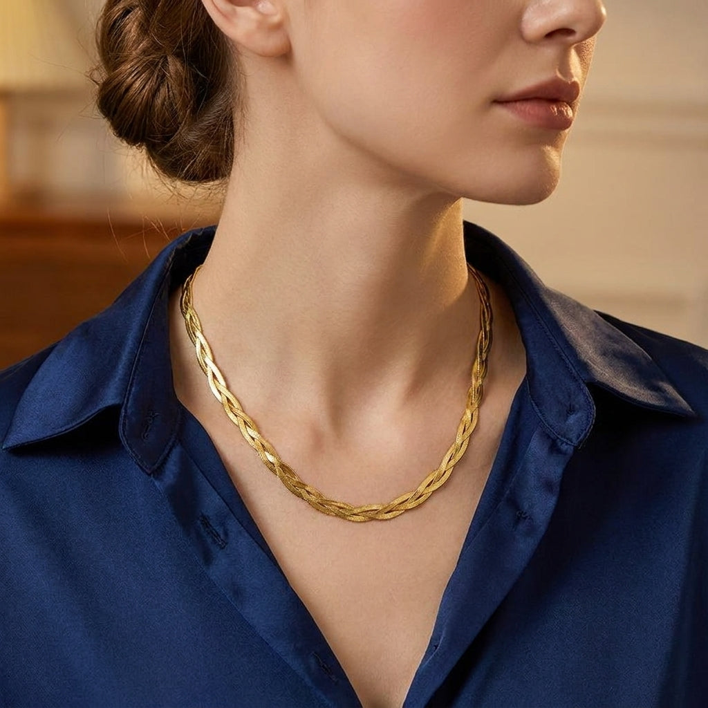 Collar elegante entrelazado