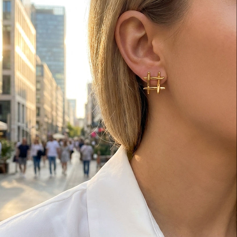 Aretes en patrón cuadrado